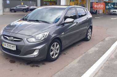 Hyundai Accent 2012