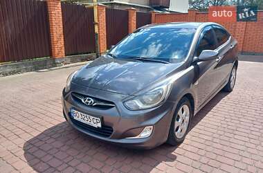Hyundai Accent  2011