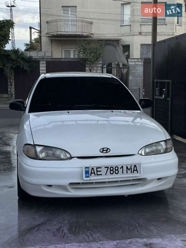 Ліфтбек Hyundai Accent