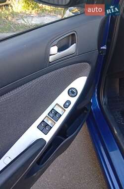 Hyundai Accent  2013