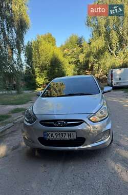 Hyundai Accent 2012