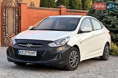 Hyundai Accent  2015