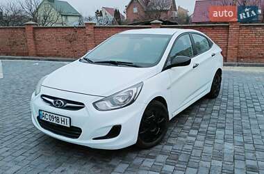 Hyundai Accent  2013