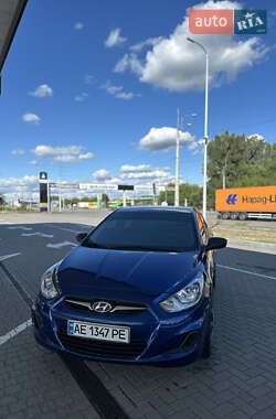 Hyundai Accent  2011