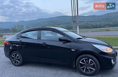 Hyundai Accent  2013