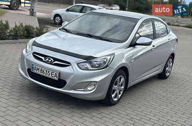 Hyundai Accent  2011