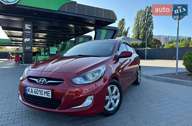 Hyundai Accent  2012