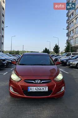 Hyundai Accent  2011