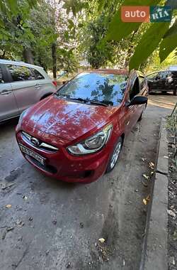 Hyundai Accent 2013