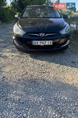 Hyundai Accent  2013