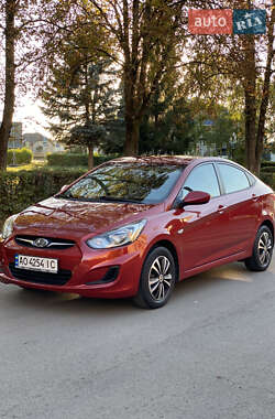 Hyundai Accent  2011
