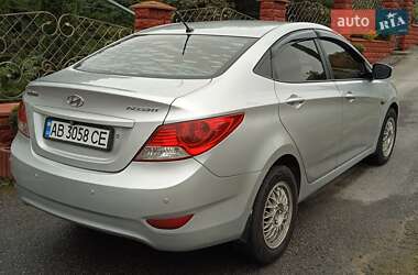 Hyundai Accent  2011