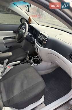 Hyundai Accent  2008