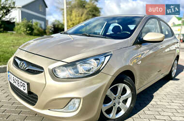 Hyundai Accent  2011