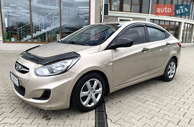 Hyundai Accent  2013