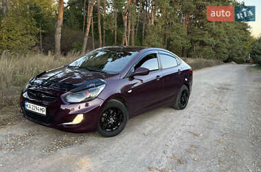 Hyundai Accent  2012
