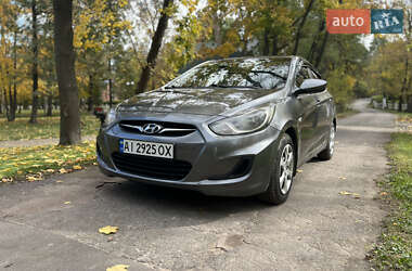 Hyundai Accent  2013