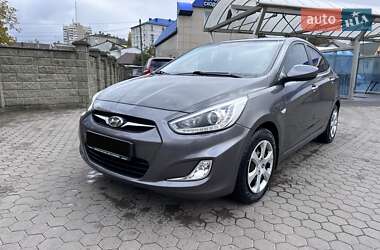 Hyundai Accent  2013