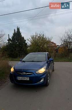 Hyundai Accent  2012
