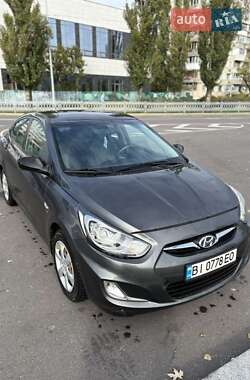 Hyundai Accent  2013