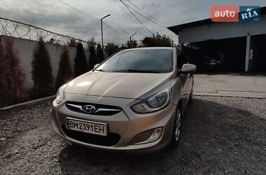 Hyundai Accent  2012