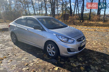 Hyundai Accent 2011