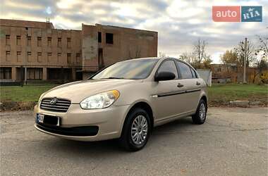 Hyundai Accent  2009