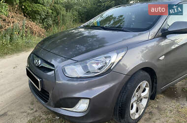 Hyundai Accent 2011