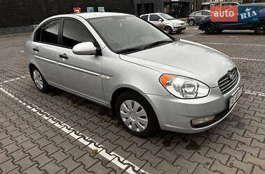 Hyundai Accent  2008