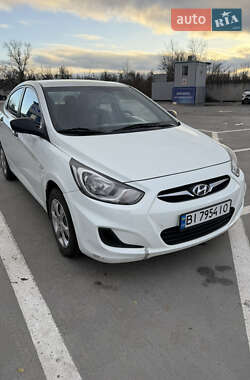 Hyundai Accent  2013