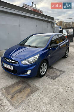 Hyundai Accent  2011