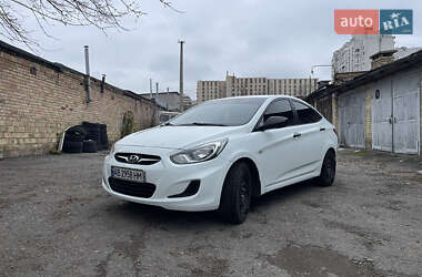 Hyundai Accent 2011