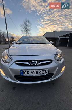 Hyundai Accent  2012