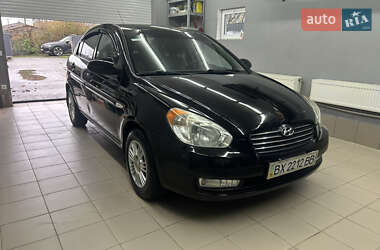 Hyundai Accent  2010