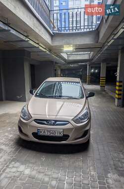 Hyundai Accent  2013