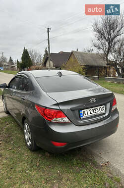 Hyundai Accent 2013