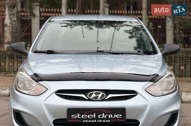 Hyundai Accent  2011