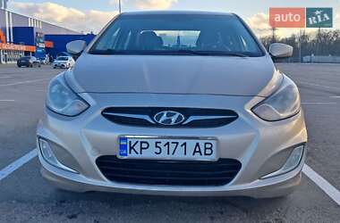 Hyundai Accent  2012