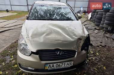 Hyundai Accent  2011