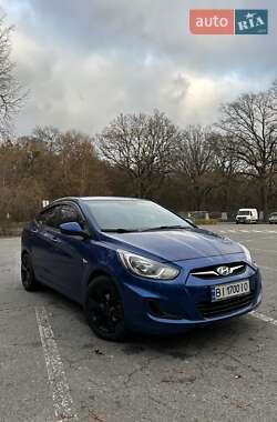 Hyundai Accent 2013