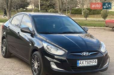 Hyundai Accent 2012