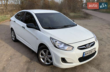 Hyundai Accent  2013
