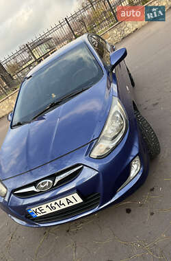 Hyundai Accent  2011