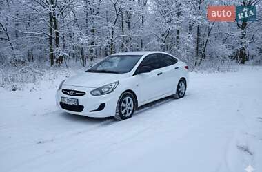 Hyundai Accent 2012