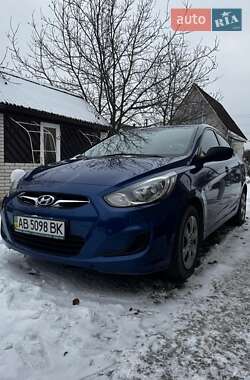 Hyundai Accent  2011