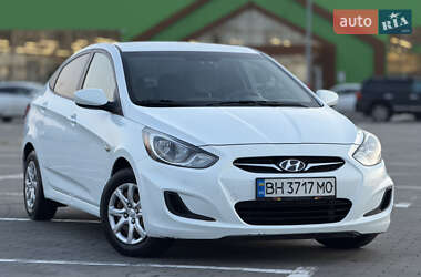 Hyundai Accent  2013