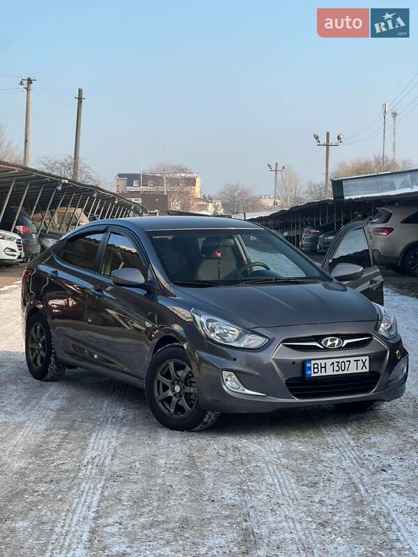 Hyundai Accent