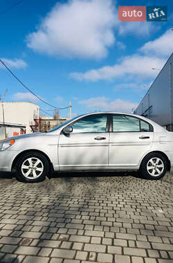 Hyundai Accent  2009