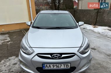Hyundai Accent  2011