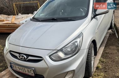 Hyundai Accent  2011